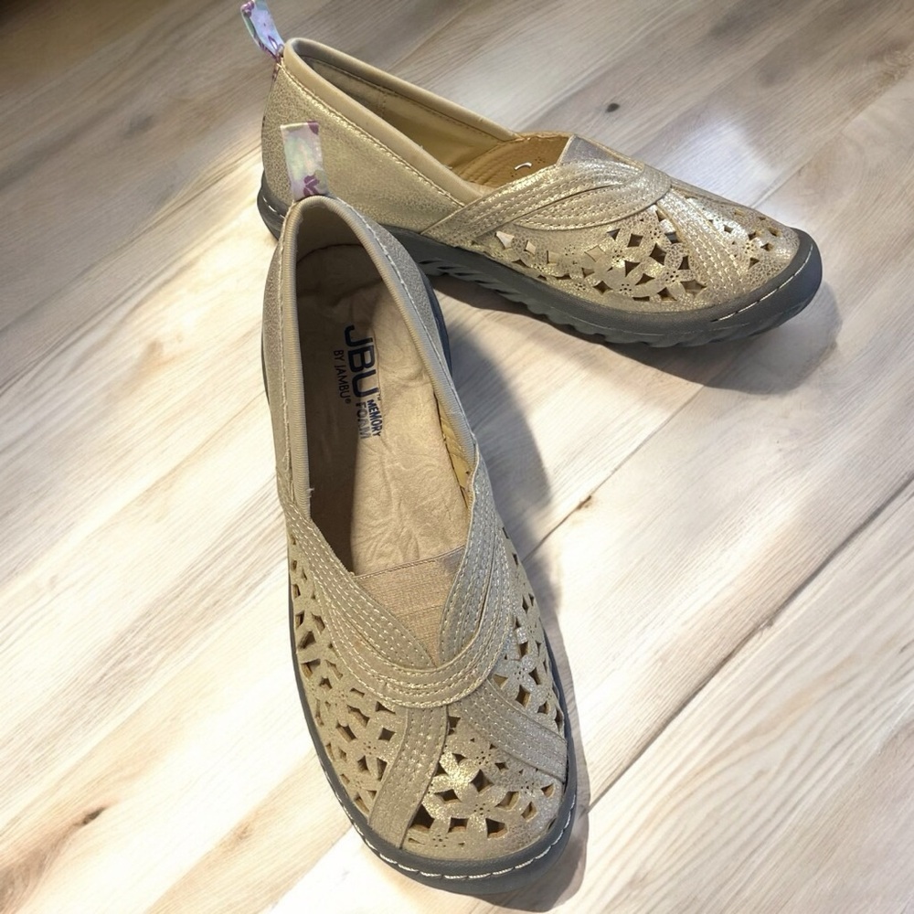 JBU by Jamba Pecan All Terra Women’s Shimmer Champagne Metallic Walking Shoe